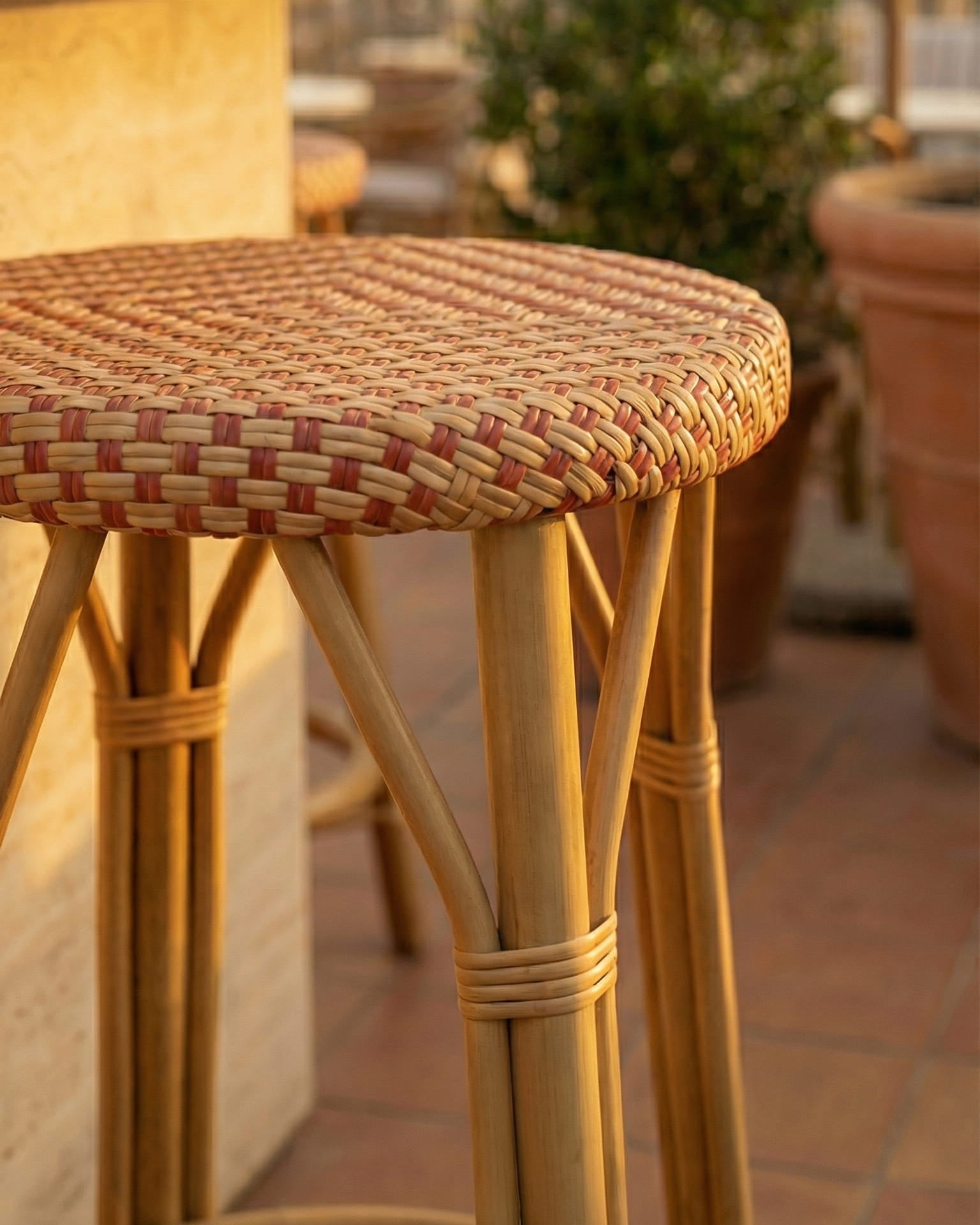 Parisian Bistro Style Counter Stool | Uma Furniture