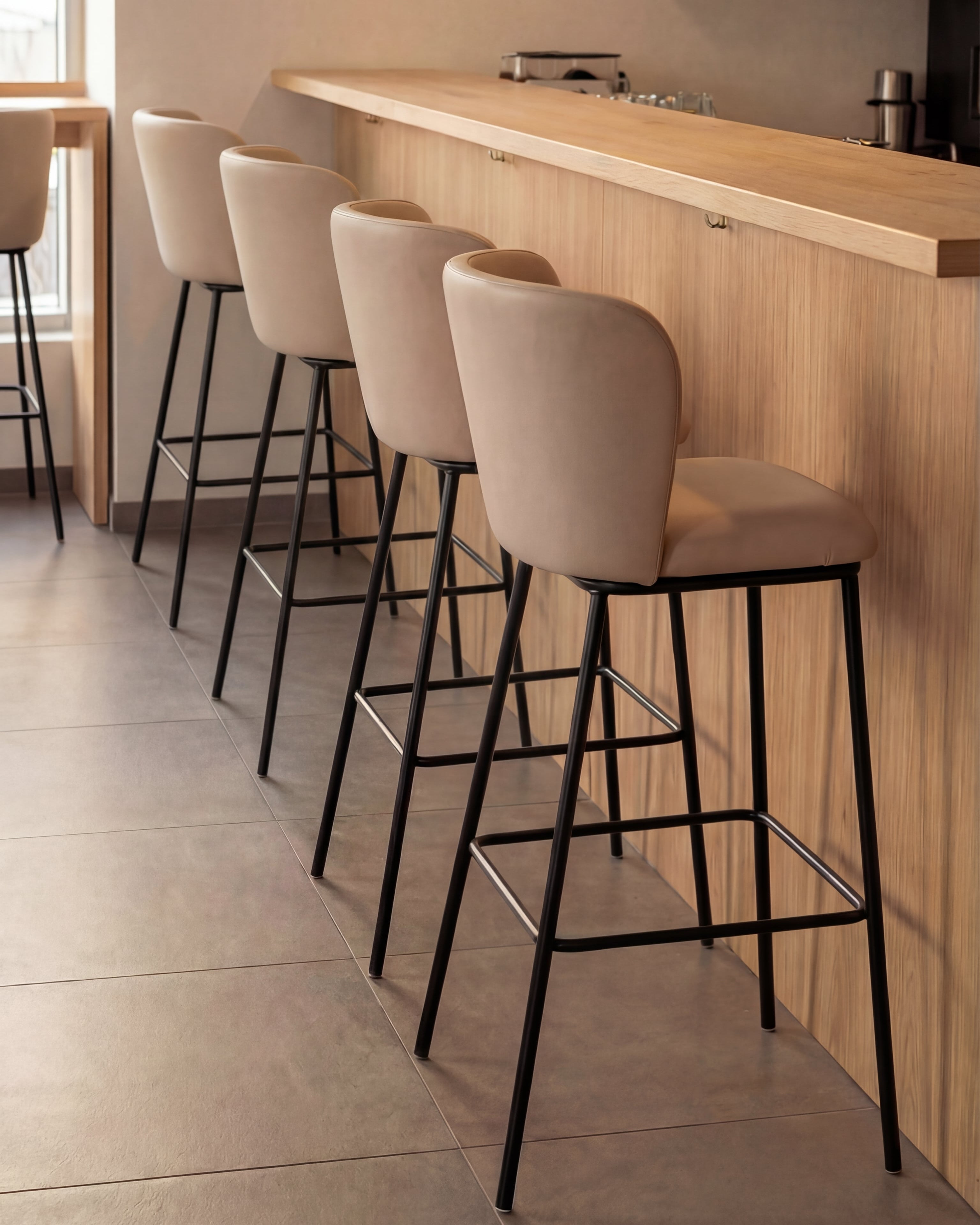 Upholstered bar chair for hospitality and lounge spaces | Uma Furniture